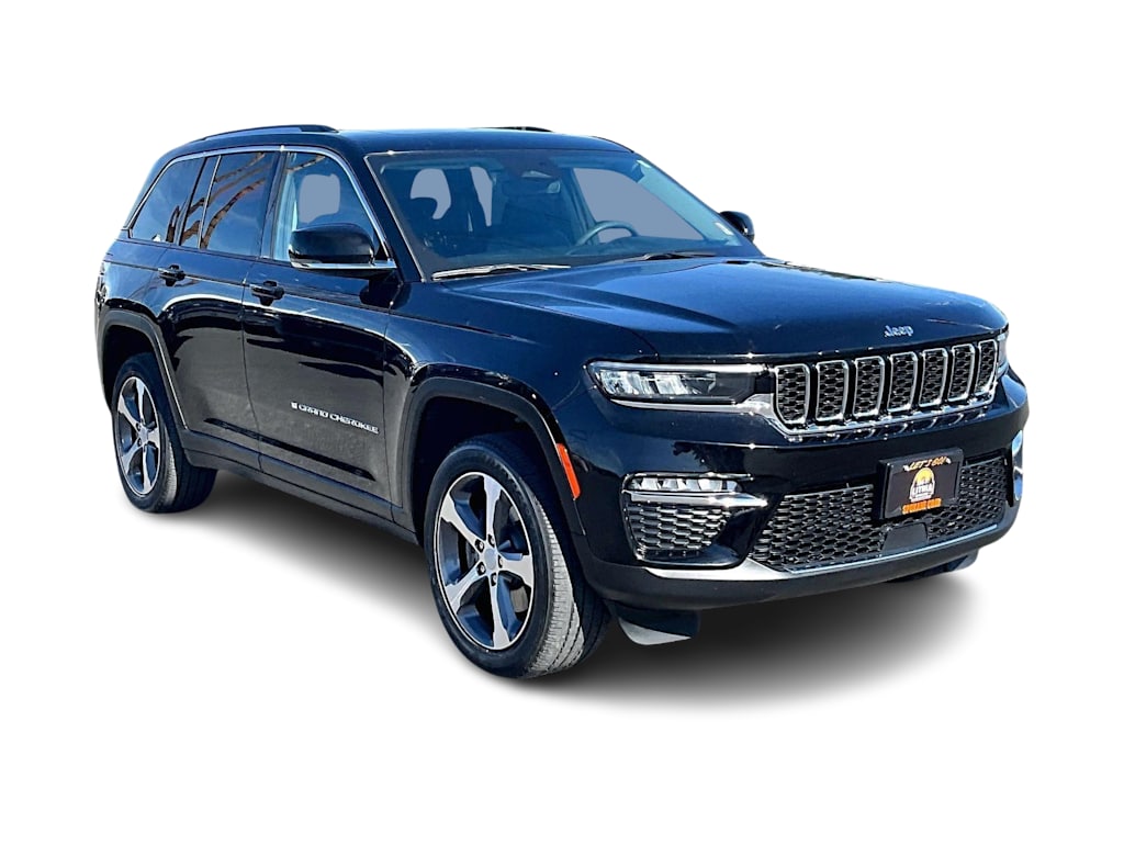 Thumbnail: 2022 Jeep Grand Cherokee - 22