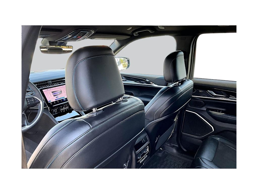 Thumbnail: 2022 Jeep Grand Cherokee - 20
