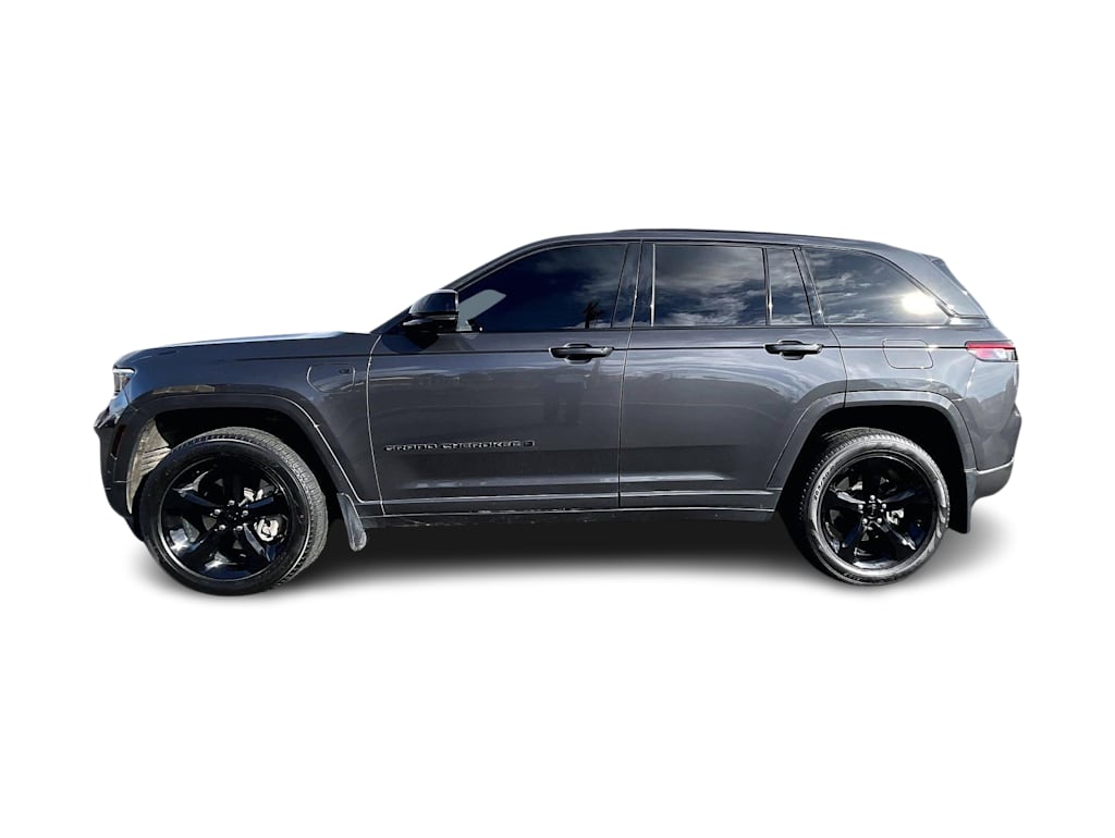 Thumbnail: 2023 Jeep Grand Cherokee - 3