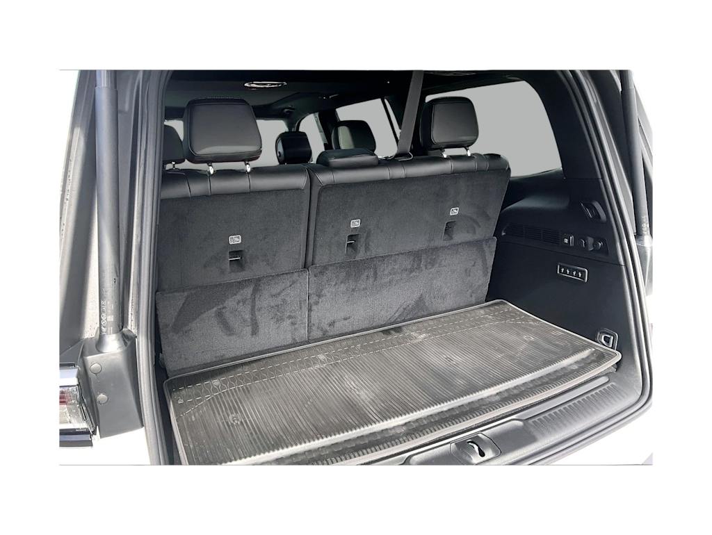 Thumbnail: 2026 Jeep Grand Wagoneer - 18