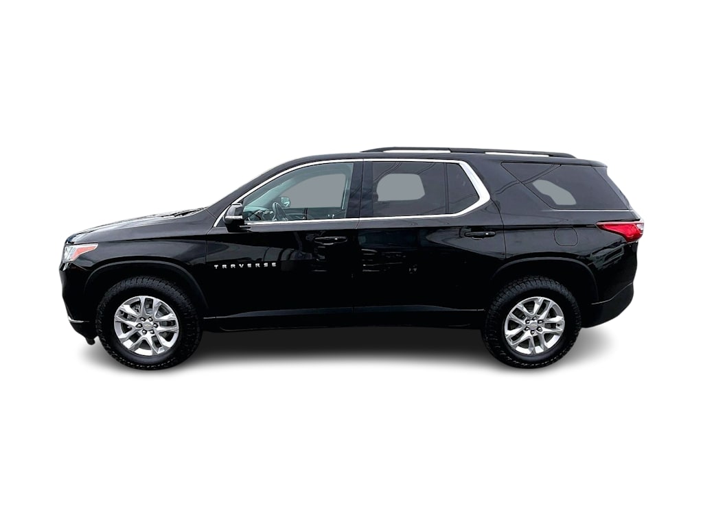 Thumbnail: 2021 Chevrolet Traverse - 3