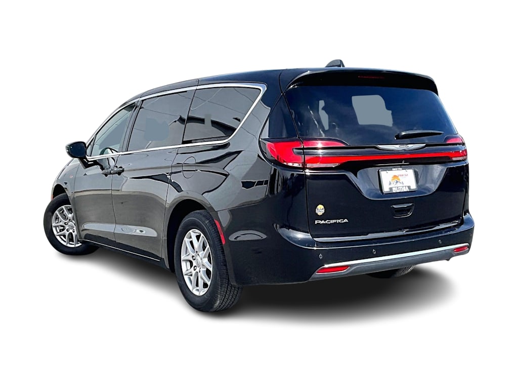 Thumbnail: 2025 Chrysler Pacifica - 4