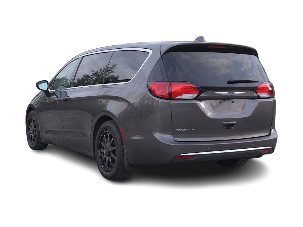 Thumbnail: 2017 Chrysler Pacifica - 2