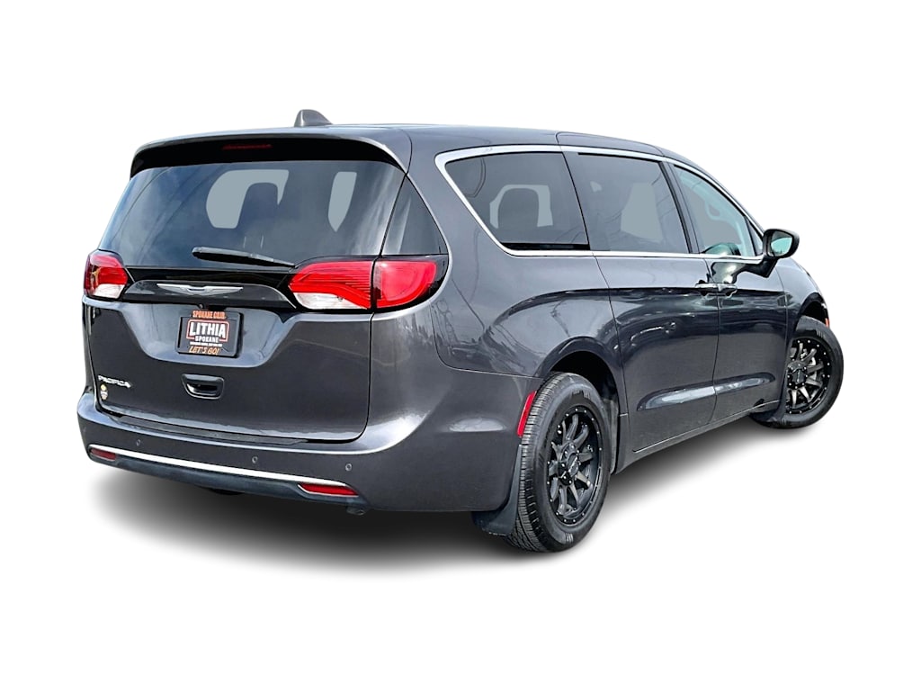 Thumbnail: 2017 Chrysler Pacifica - 23