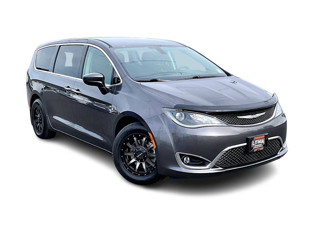 Thumbnail: 2017 Chrysler Pacifica - 22