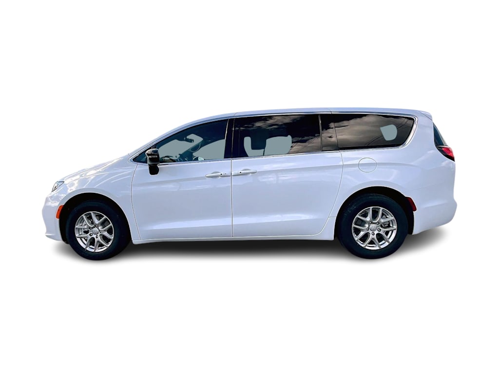 Thumbnail: 2026 Chrysler Pacifica - 3