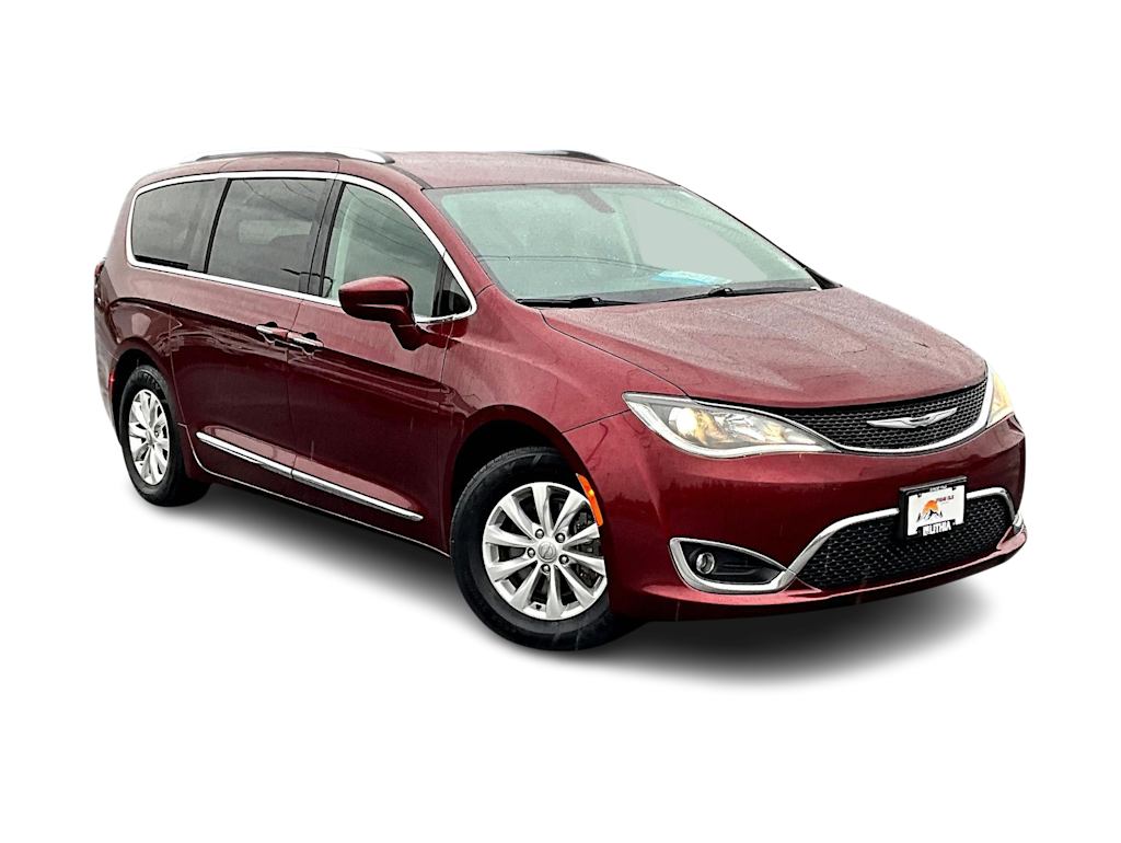 Thumbnail: 2018 Chrysler Pacifica - 22