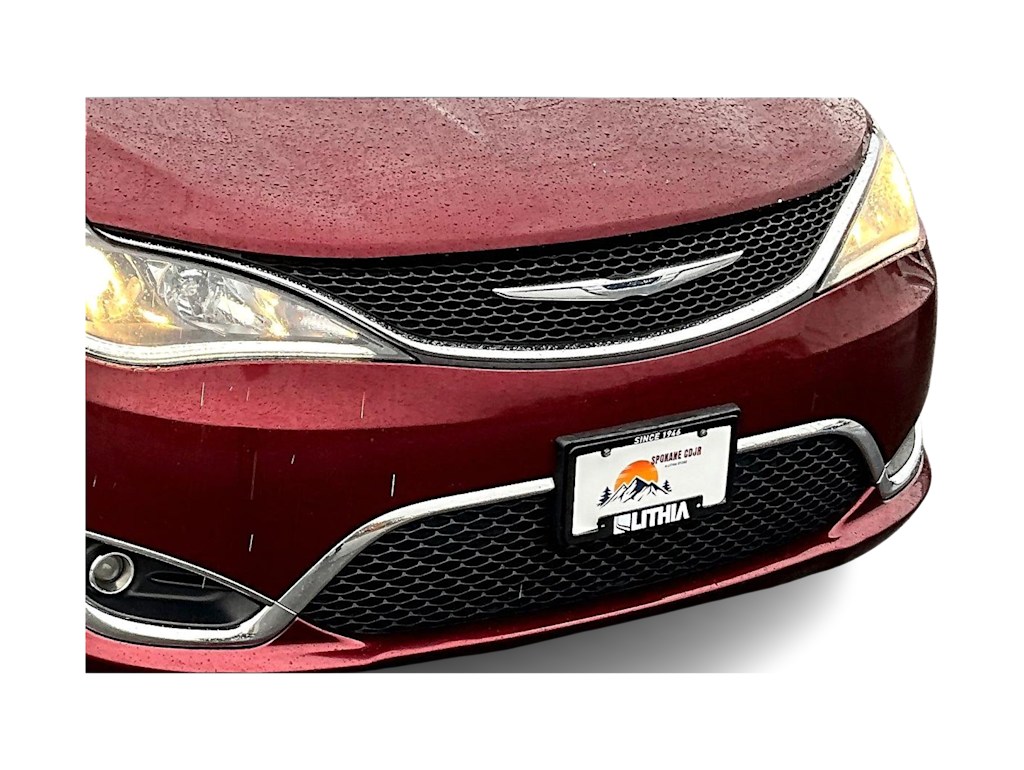 Thumbnail: 2018 Chrysler Pacifica - 33