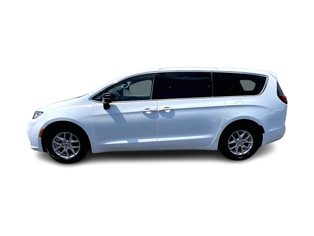 Thumbnail: 2024 Chrysler Pacifica - 3