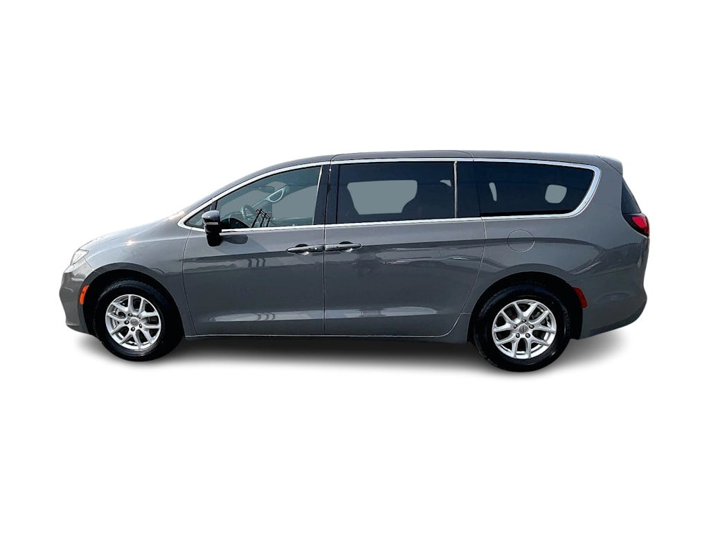 Thumbnail: 2025 Chrysler Pacifica - 3