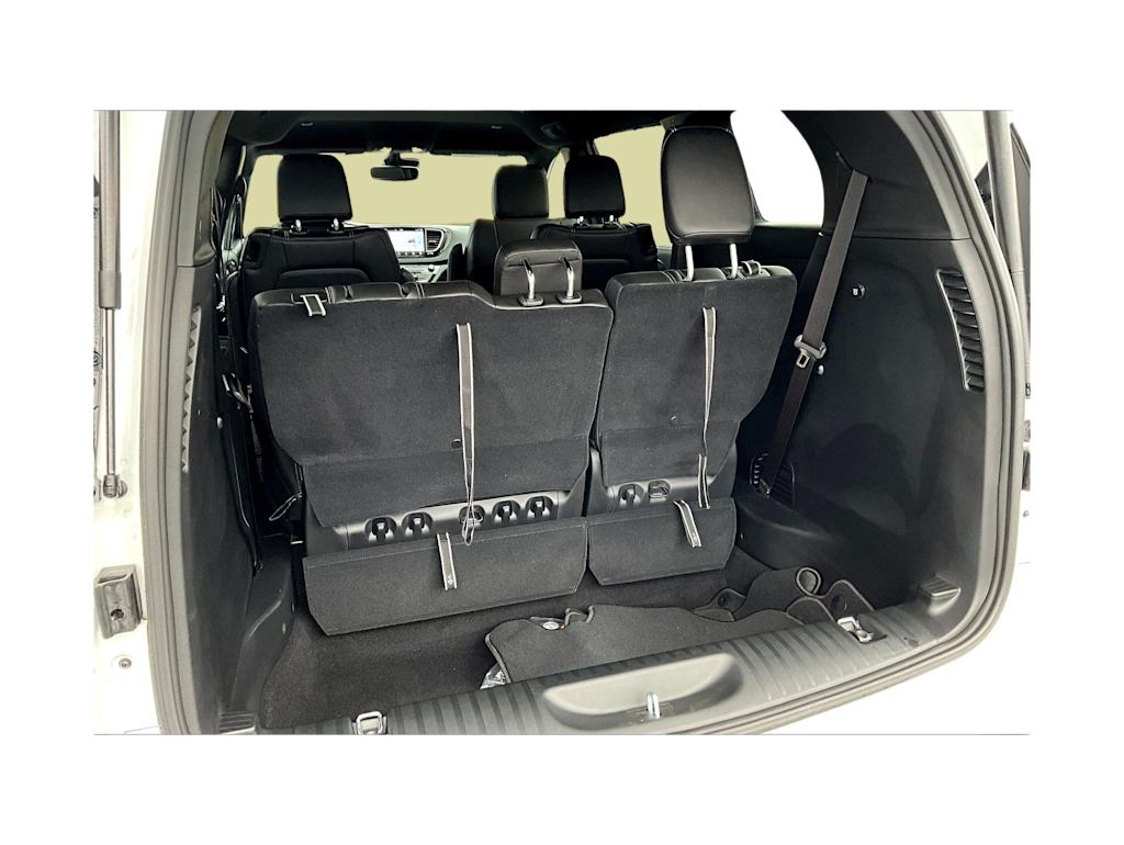 Thumbnail: 2025 Chrysler Voyager - 18