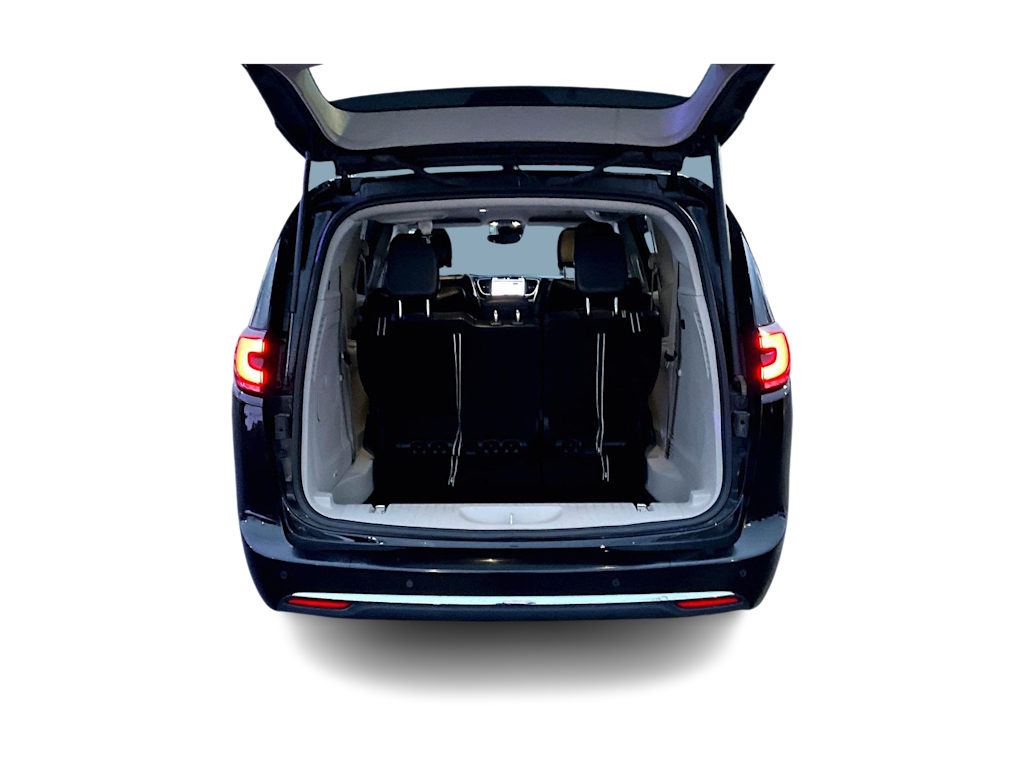 Thumbnail: 2024 Chrysler Pacifica - 18