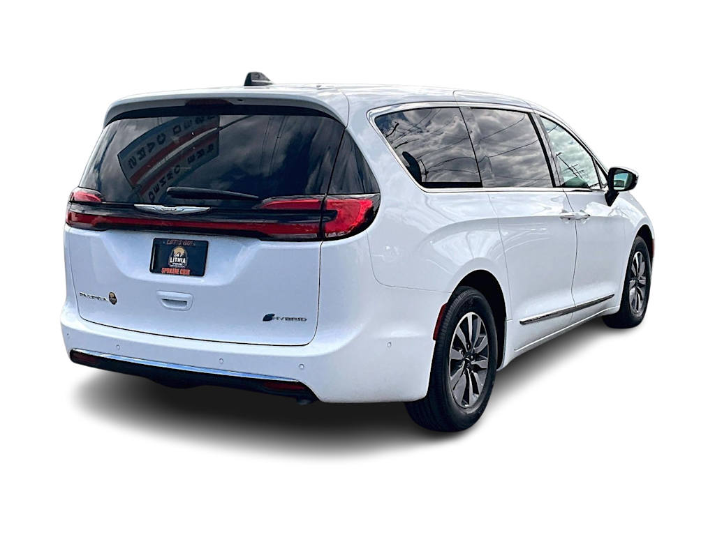 Thumbnail: 2023 Chrysler Pacifica - 23