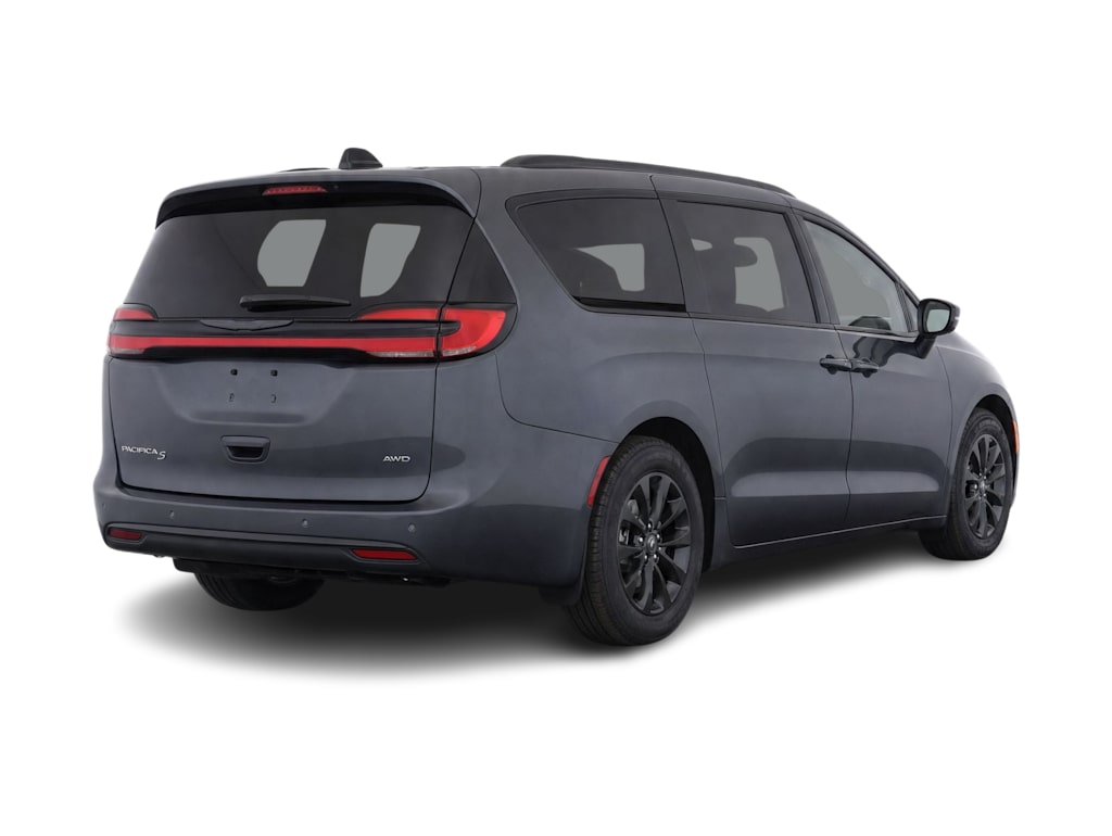 Thumbnail: 2021 Chrysler Pacifica - 7