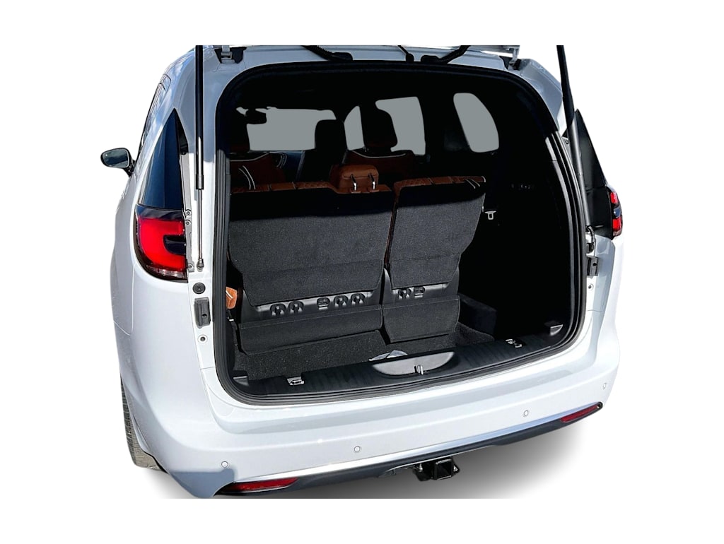 Thumbnail: 2026 Chrysler Pacifica - 17