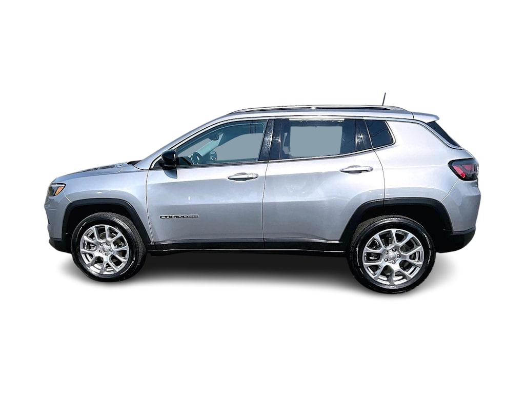 Thumbnail: 2022 Jeep Compass - 3