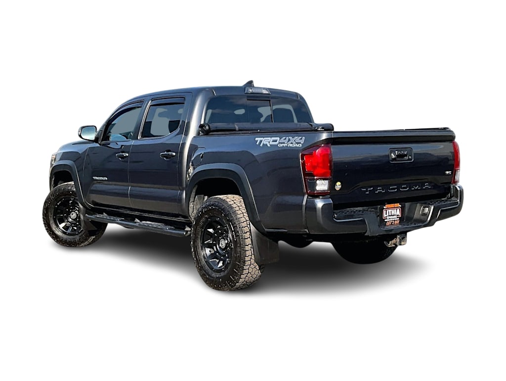 Thumbnail: 2019 Toyota Tacoma - 4