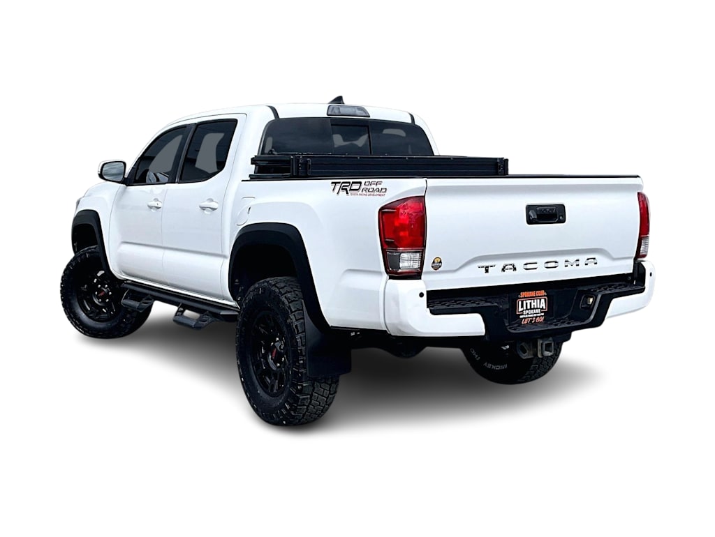 Thumbnail: 2017 Toyota Tacoma - 4