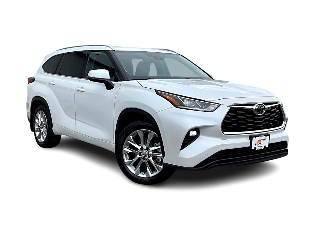 Thumbnail: 2022 Toyota Highlander - 23