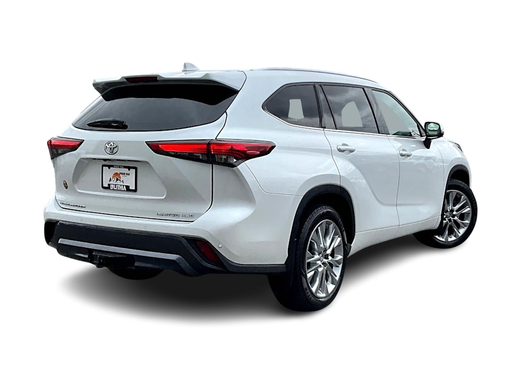 Thumbnail: 2022 Toyota Highlander - 24
