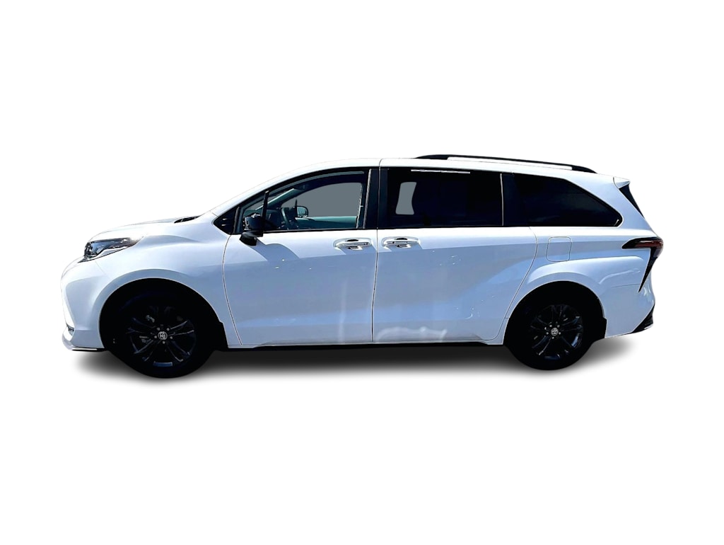 Thumbnail: 2025 Toyota Sienna - 3