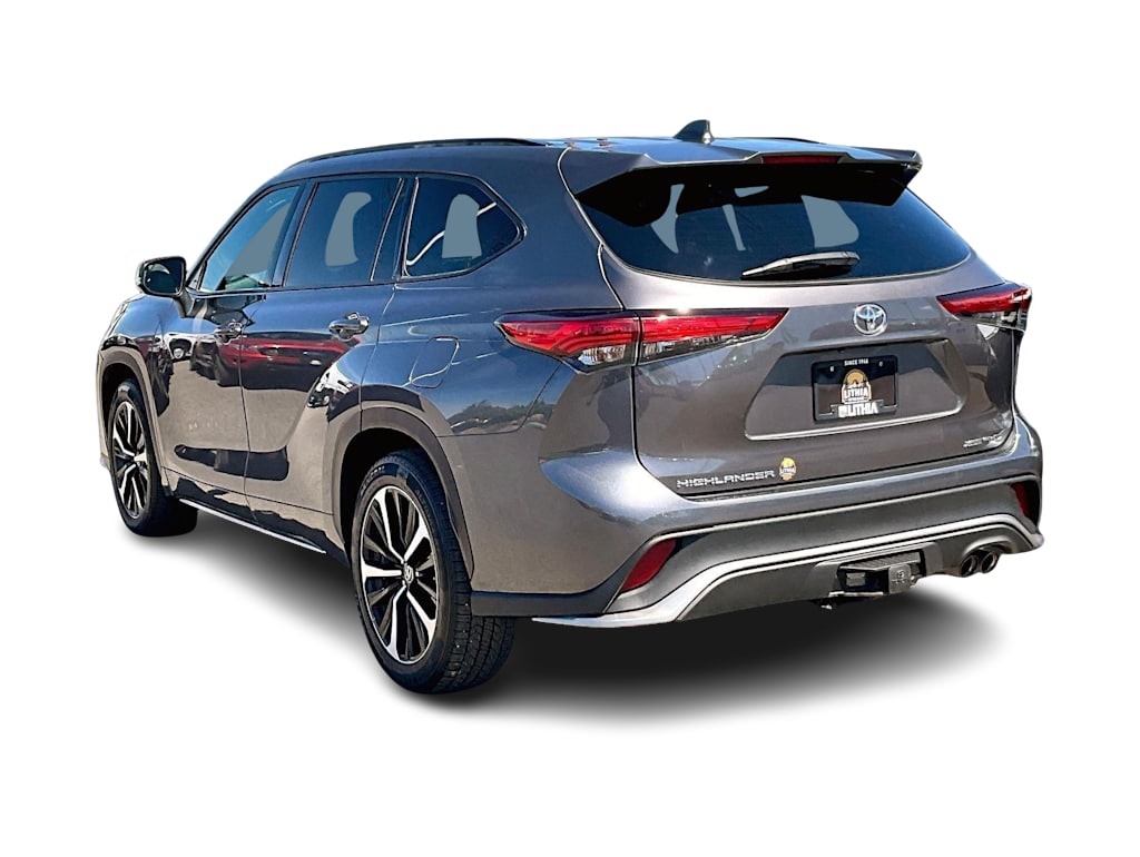 Thumbnail: 2021 Toyota Highlander - 4