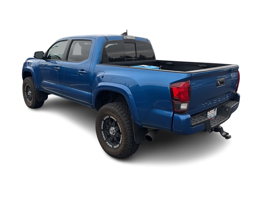 Thumbnail: 2018 Toyota Tacoma - 3