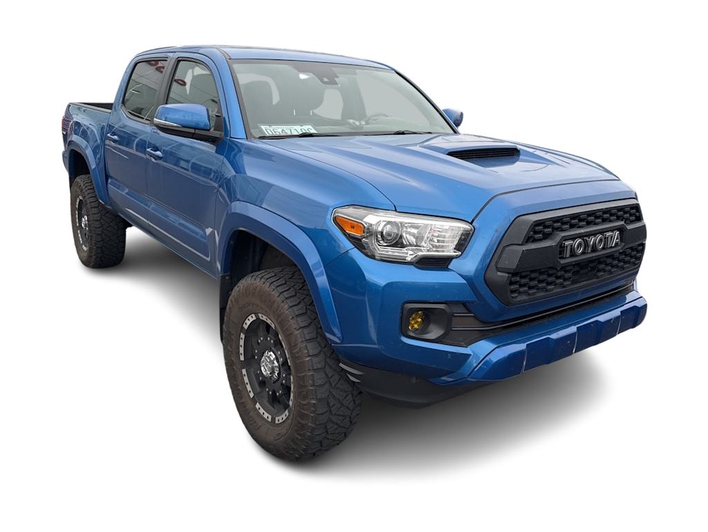 Thumbnail: 2018 Toyota Tacoma - 8
