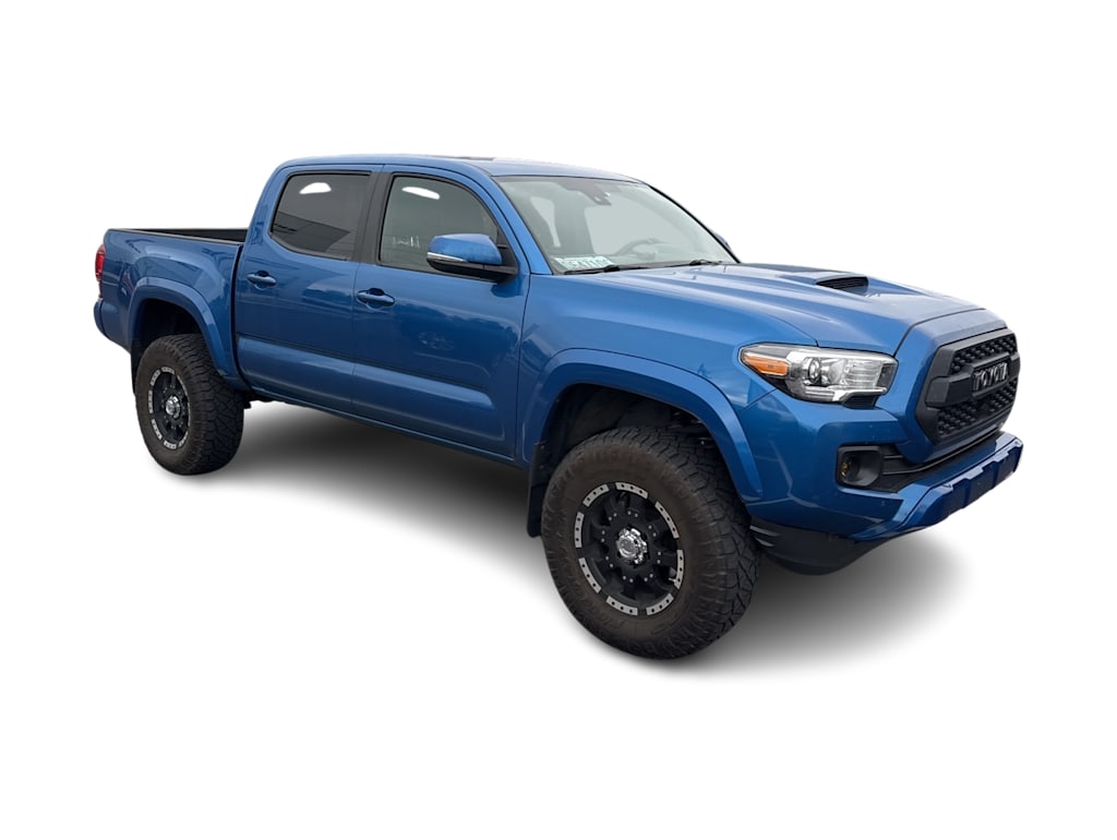 Thumbnail: 2018 Toyota Tacoma - 9