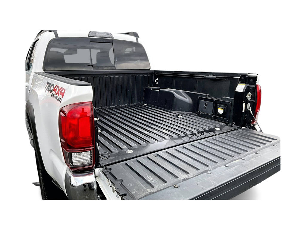 Thumbnail: 2019 Toyota Tacoma - 19