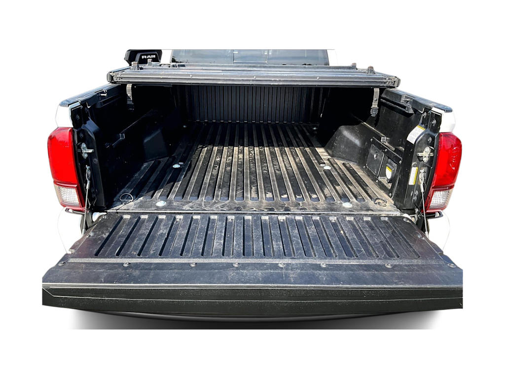 Thumbnail: 2019 Toyota Tacoma - 18
