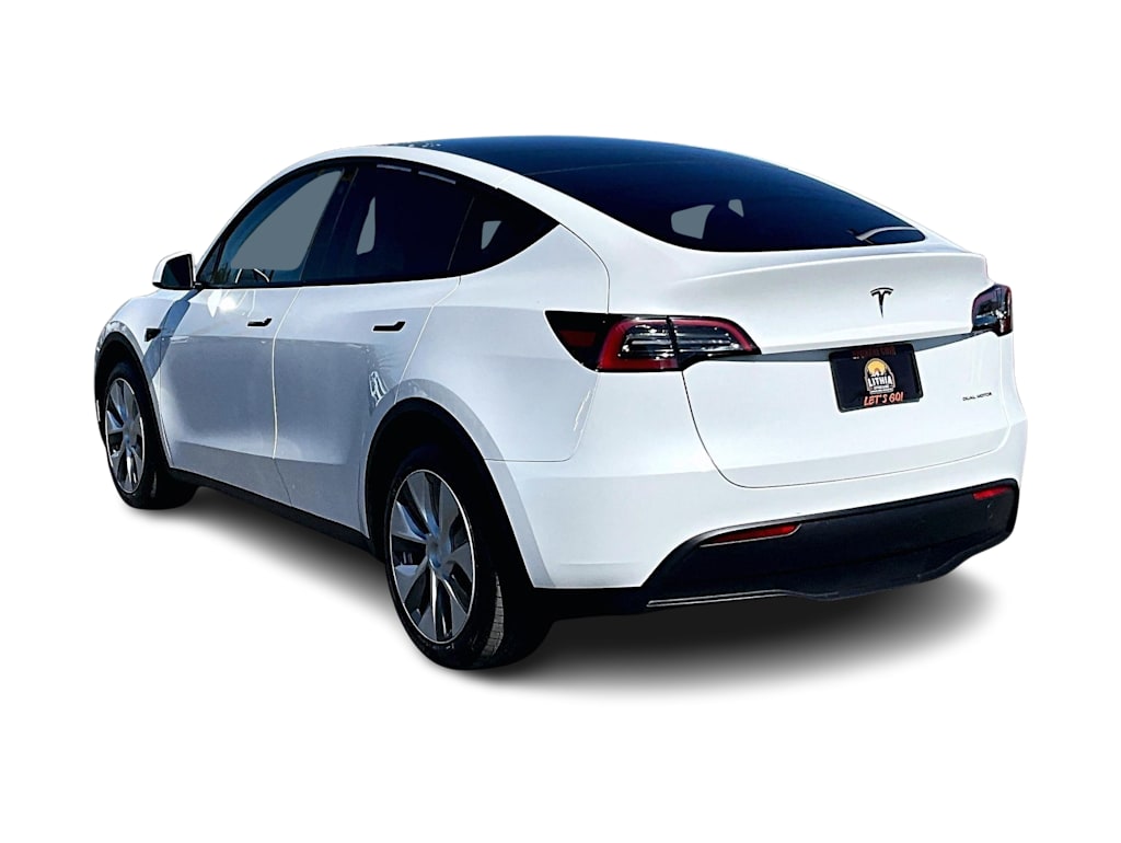 Thumbnail: 2023 Tesla Model Y - 4