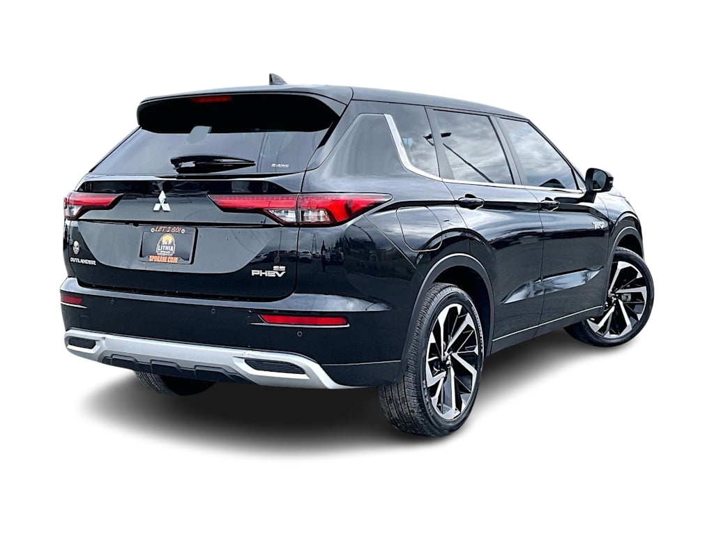 Thumbnail: 2023 Mitsubishi Outlander - 23