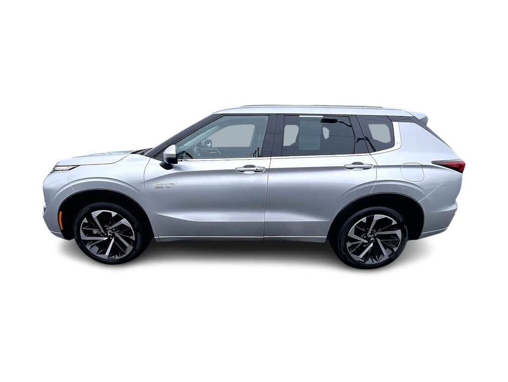 Thumbnail: 2023 Mitsubishi Outlander - 3
