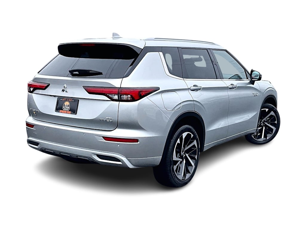 Thumbnail: 2023 Mitsubishi Outlander - 24
