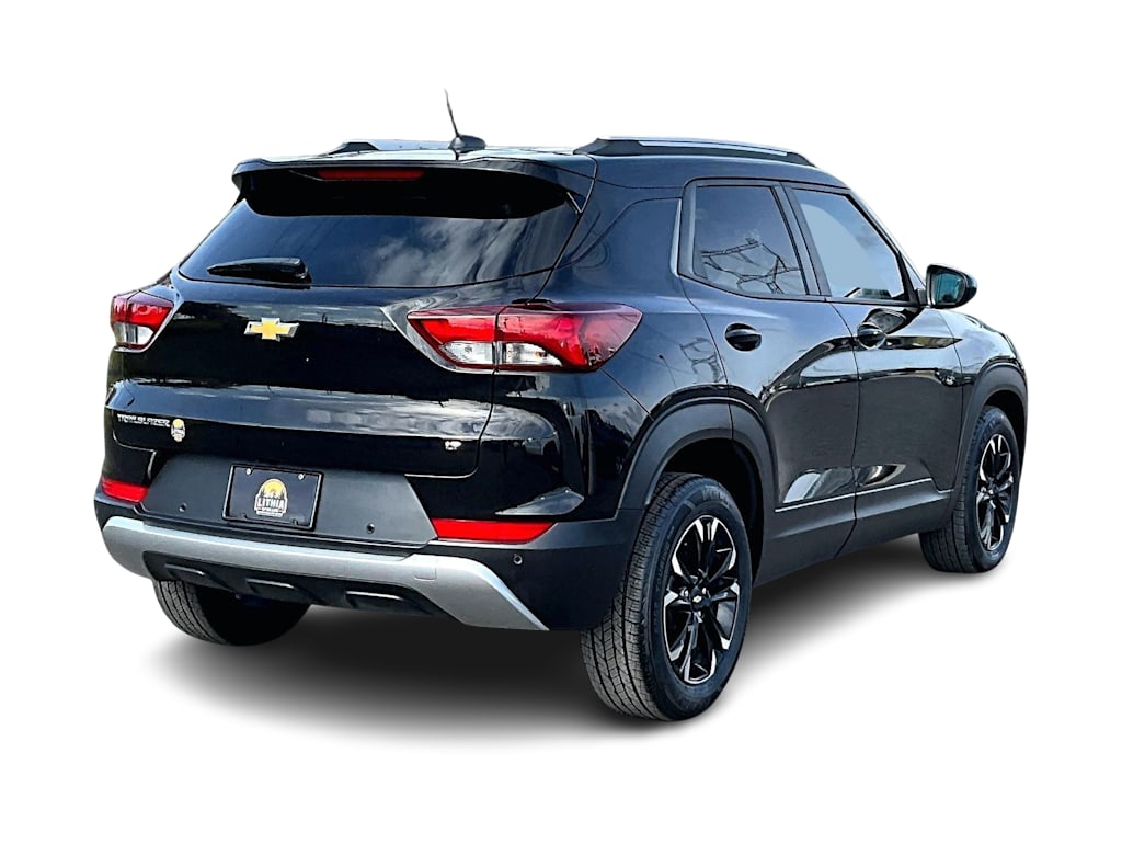 Thumbnail: 2023 Chevrolet TrailBlazer - 24
