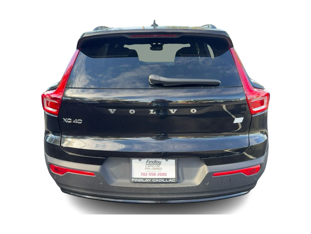 Thumbnail: 2023 Volvo XC40 - 3
