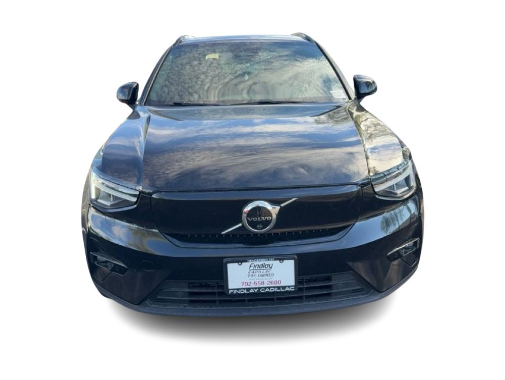 Thumbnail: 2023 Volvo XC40 - 4