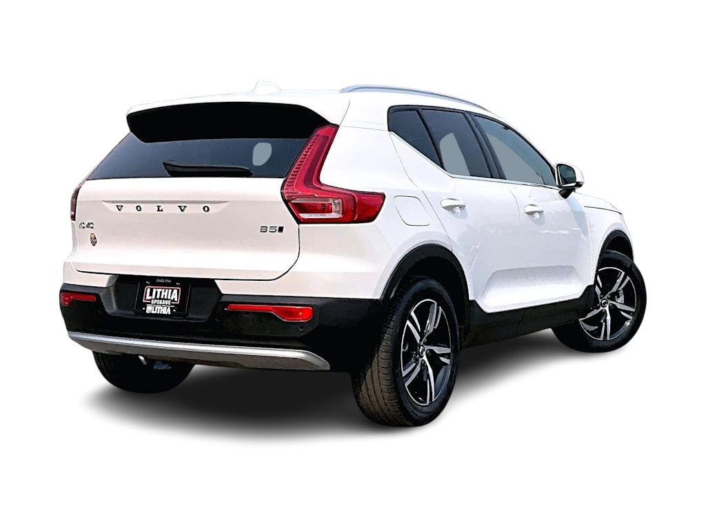 Thumbnail: 2025 Volvo XC40 - 24