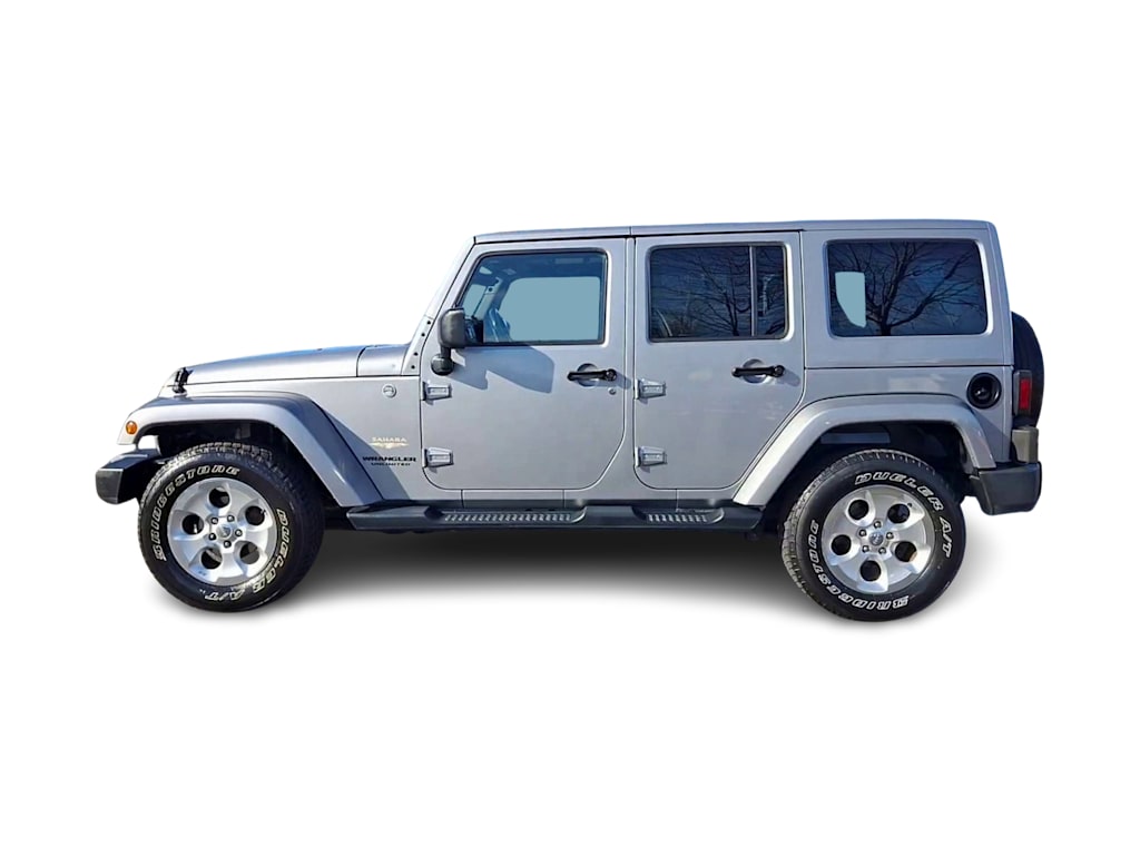 2014 Jeep Wrangler Unlimited Sahara 13