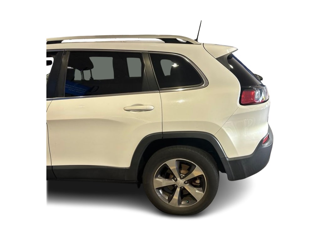 Thumbnail: 2019 Jeep Cherokee - 11