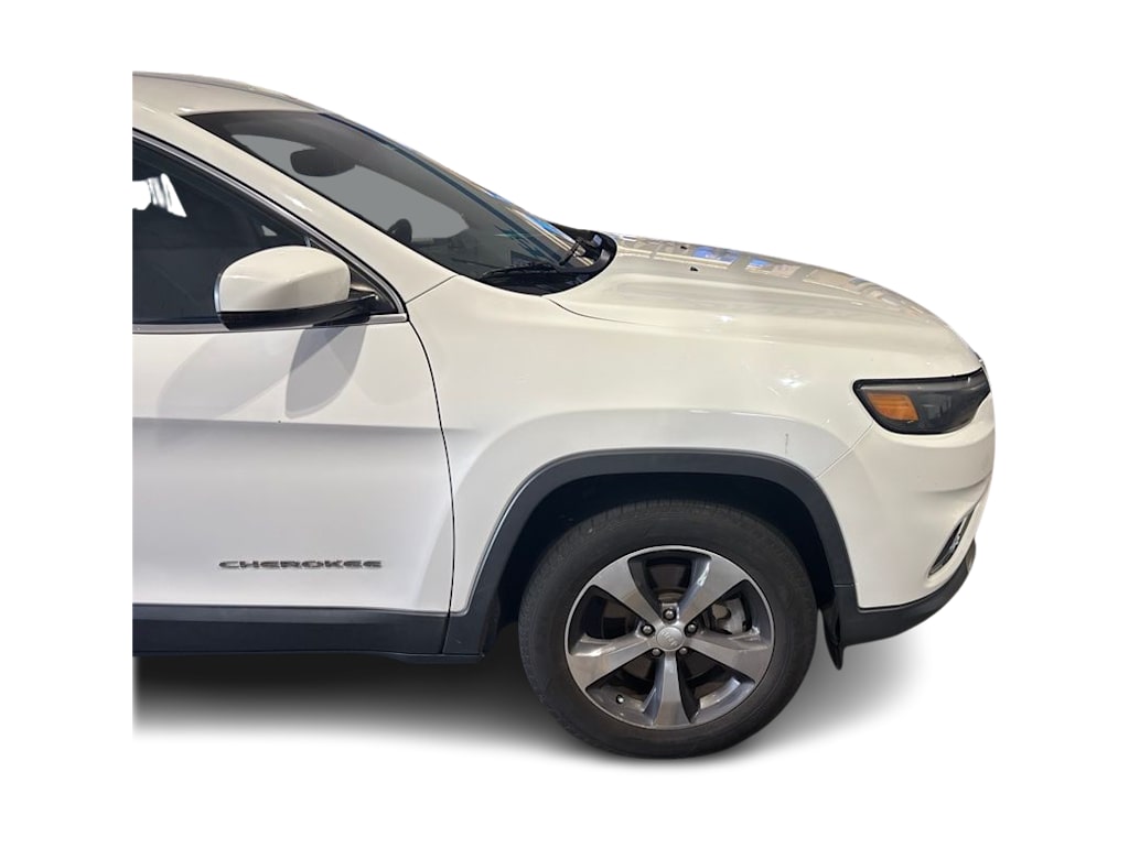 Thumbnail: 2019 Jeep Cherokee - 14