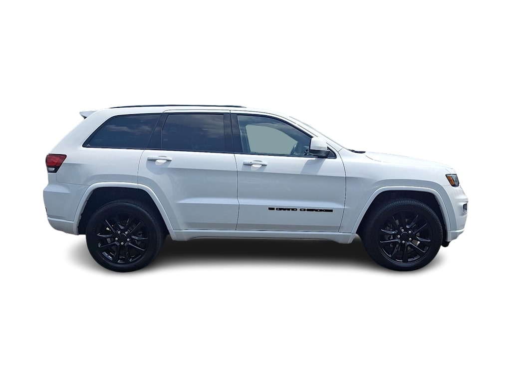 2022 Jeep Grand Cherokee Laredo 26