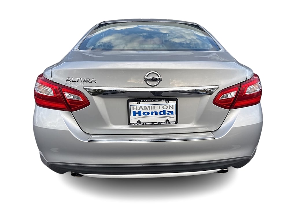 Thumbnail: 2017 Nissan Altima - 4
