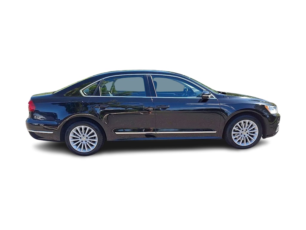 Thumbnail: 2016 Volkswagen Passat - 16