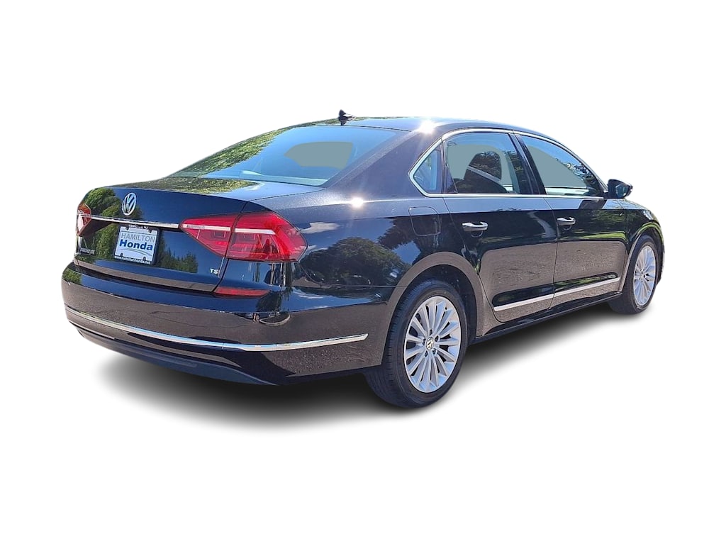 Thumbnail: 2016 Volkswagen Passat - 25