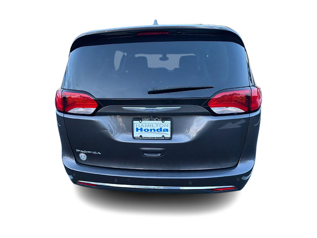 Thumbnail: 2019 Chrysler Pacifica - 4