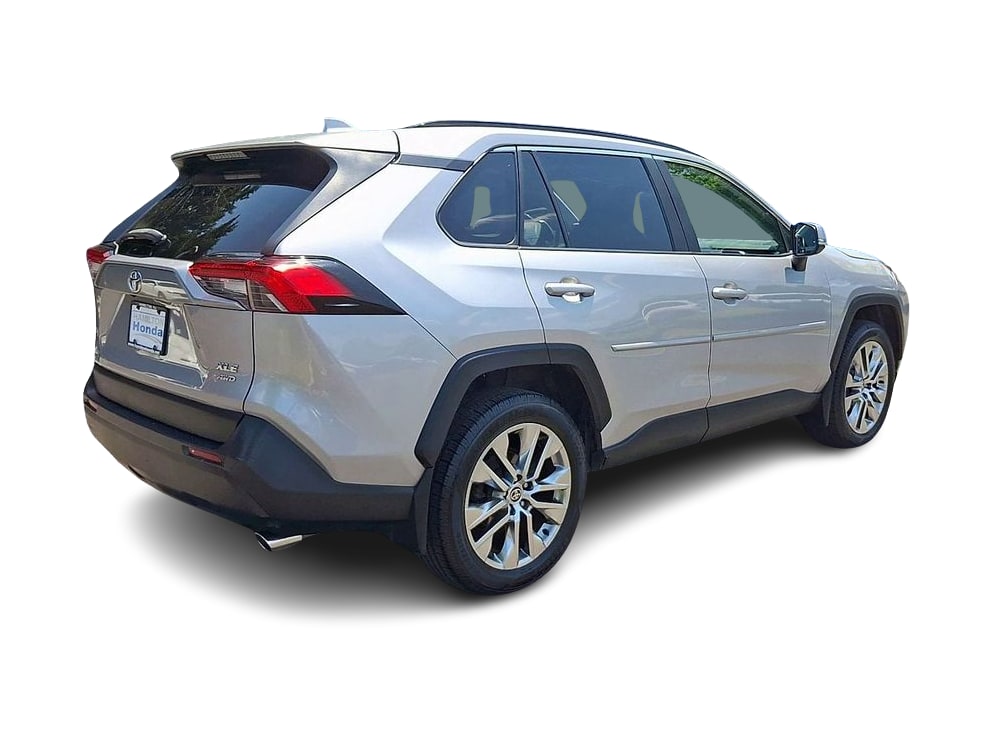 Thumbnail: 2021 Toyota RAV4 - 15