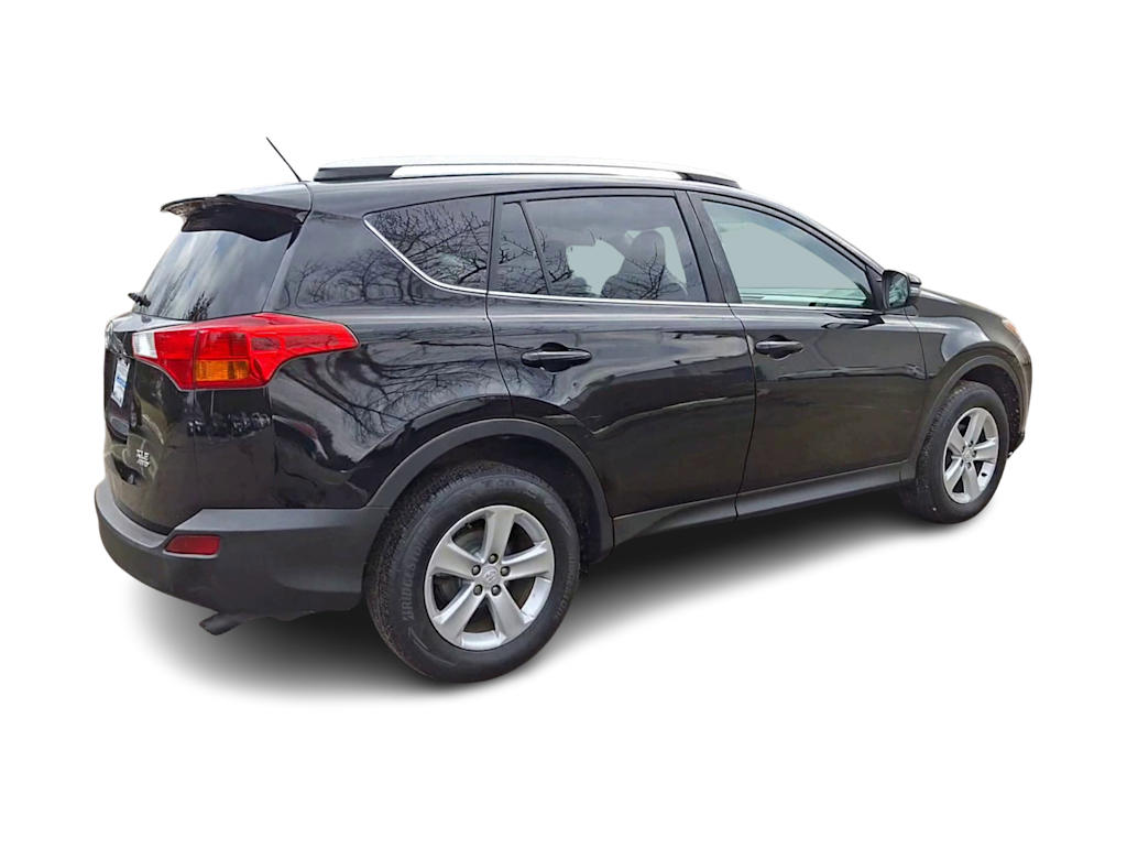 2013 Toyota RAV4 XLE 16