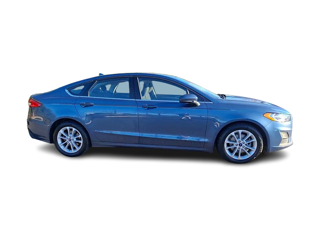 2019 Ford Fusion SE 16